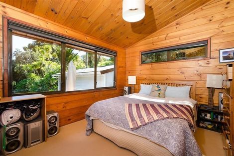 Photo of property in 128 Hinau Road, Waimauku, 0881