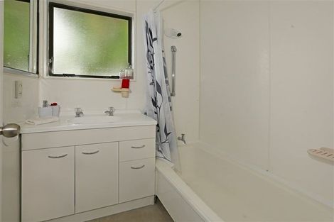 Photo of property in 2b Kintara Drive, Massey, Auckland, 0614