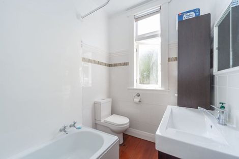 Photo of property in 15 Richmond Avenue, Karori, Wellington, 6012