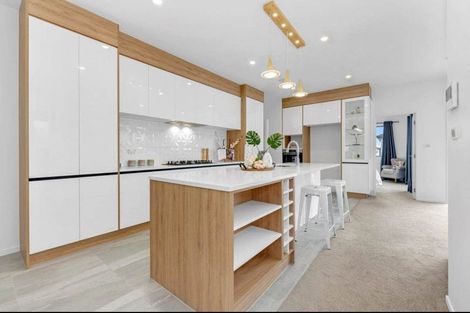 Photo of property in 28 Bushfield Drive, Flat Bush, Auckland, 2019