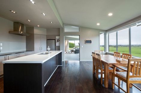 Photo of property in 33 Oram Drive, Turitea, Palmerston North, 4472