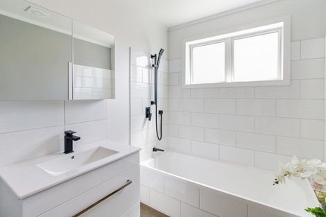 Photo of property in 16 Linklater Avenue, Foxton Beach, Foxton, 4815