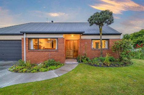 Photo of property in 18 Nepal Place, Burnside, Christchurch, 8053