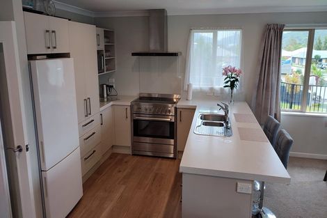 Photo of property in 2 Pukeko Place, Picton, 7220