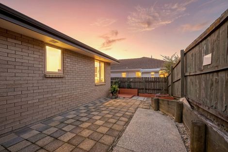 Photo of property in 23 Anna Lane, Glen Eden, Auckland, 0602