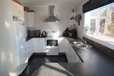 Photo of property in 31 Marine Parade South, Foxton Beach, Foxton, 4815