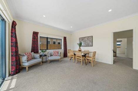 Photo of property in 12 Saint Vincent Terrace, Grenada Village, Wellington, 6037