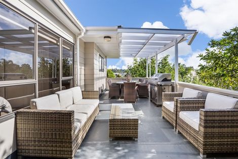 Photo of property in 17 Newport Place, Forrest Hill, Auckland, 0620