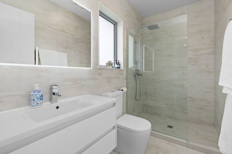 Photo of property in 16 Walter Ruddock Avenue, Kumeu, 0810