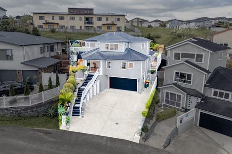 Photo of property in 108 Keri Vista Rise, Papakura, 2110