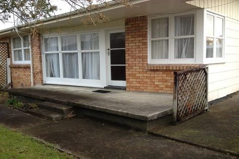 Photo of property in 8 Sandleigh Road, Hamilton Lake, Hamilton, 3204