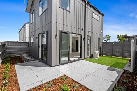 Photo of property in 22 Port Way, Rosehill, Papakura, 2113