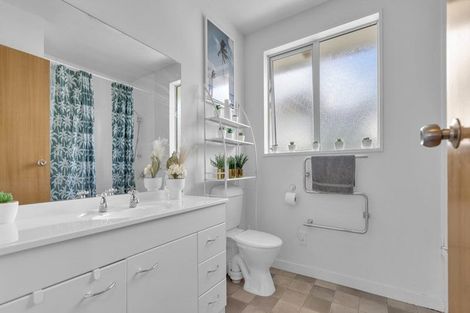 Photo of property in 2/22 Mathesons Road, Phillipstown, Christchurch, 8011