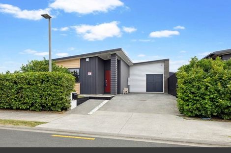 Photo of property in 1 Regiment Road, Papakura, 2110