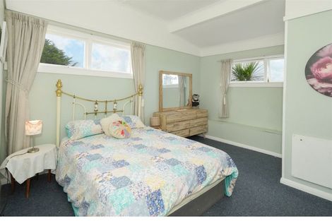 Photo of property in 5 Aranui Avenue, Waitarere Beach, Levin, 5510