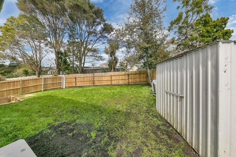 Photo of property in 2/77 Atkinson Road, Titirangi, Auckland, 0604