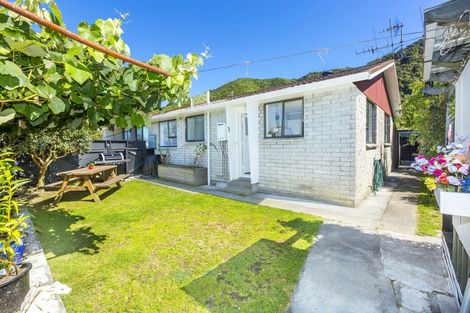 Photo of property in 9b Kansas Grove, Totara Park, Upper Hutt, 5018