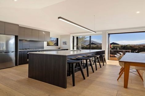 Photo of property in 6 Fife Court, Jacks Point, Queenstown, 9371