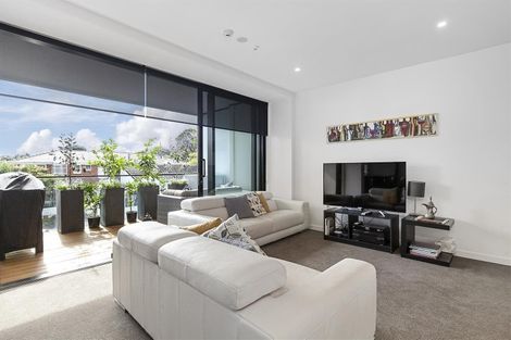 Photo of property in 107/8a Lake Pupuke Drive, Takapuna, Auckland, 0622