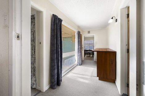 Photo of property in 27 Curletts Road, Sockburn, Christchurch, 8042