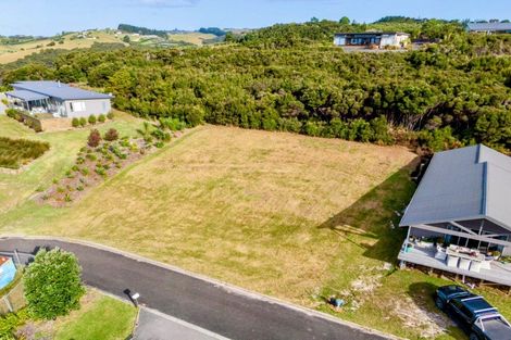 Photo of property in 14 Sunrise Place, Cable Bay, 0420