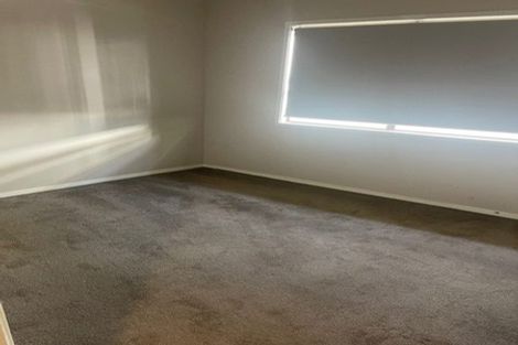 Photo of property in 9 Gwenand Place, Botany Downs, Auckland, 2010