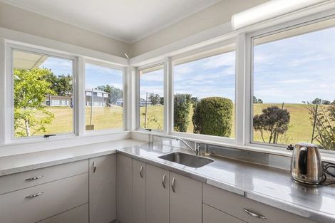 Photo of property in 13 Windsor Place, Windsor Park, Auckland, 0630