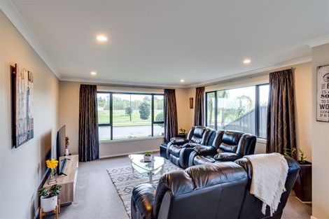 Photo of property in 34 Orotu Drive, Poraiti, Napier, 4112