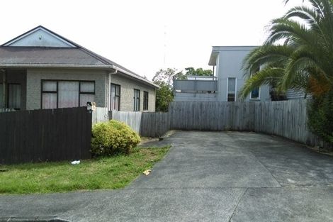 Photo of property in 2a Valdale Road, Henderson, Auckland, 0610