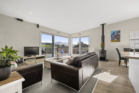 Photo of property in 25 Robertson Street, Raglan, 3225