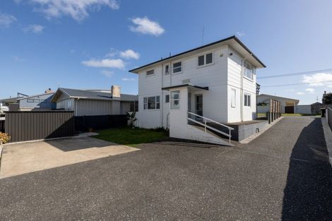 Photo of property in 22 Karewa Parade, Papamoa Beach, Papamoa, 3118