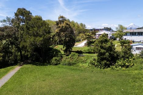 Photo of property in 15a Wiremu Place, Blagdon, New Plymouth, 4310