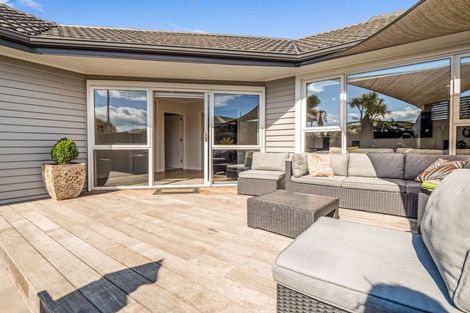 Photo of property in 14 Centaurus Road, Cashmere, Christchurch, 8022