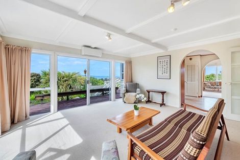 Photo of property in 6 Dewsbury Terrace, Castor Bay, Auckland, 0620