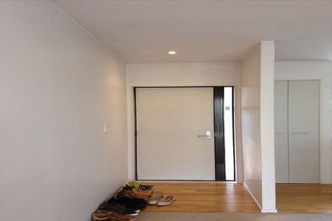 Photo of property in 8g Arotau Place, Grafton, Auckland, 1023