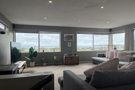 Photo of property in 5 Elliston Crescent, Stanmore Bay, Whangaparaoa, 0932