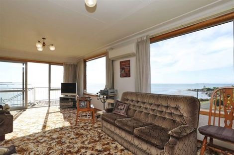 Photo of property in 68 Marine Parade, Bluff, 9814