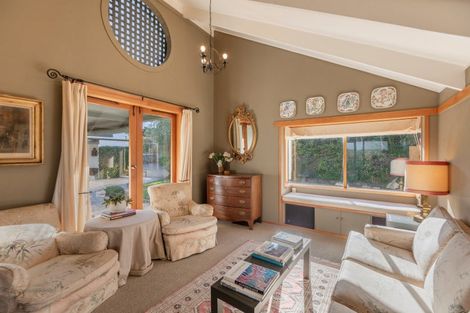 Photo of property in 17 Domain Road, Waipawa, 4210