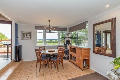 Photo of property in 328 Hokio Beach Road, Hokio Beach, Levin, 5571