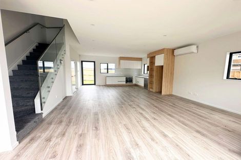 Photo of property in 46b Crestview Rise, Papakura, 2110