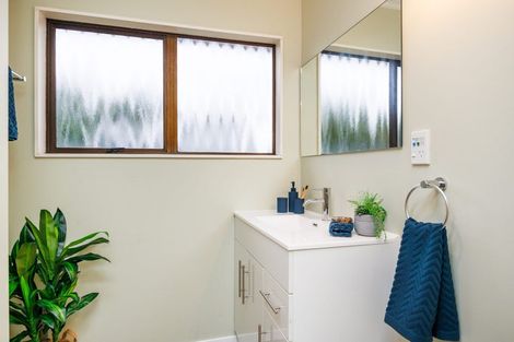 Photo of property in 5 Edgecombe Court, Roslyn, Palmerston North, 4414