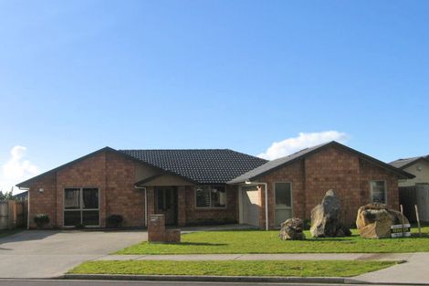 Photo of property in 10 Corrofin Drive, East Tamaki, Auckland, 2013