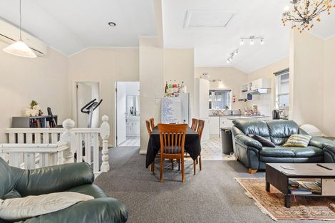 Photo of property in 102 Tinakori Road, Thorndon, Wellington, 6011