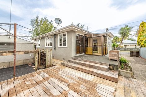 Photo of property in 3 Jackson Street, College Estate, Whanganui, 4500