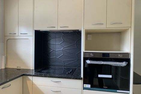 Photo of property in 2/103 Sunset Road, Totara Vale, Auckland, 0632