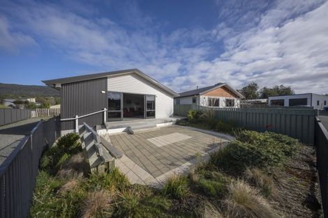 Photo of property in 25 Motu-au Close, Manapouri, 9679