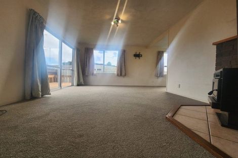 Photo of property in 1/34 Darren Crescent, Half Moon Bay, Auckland, 2012