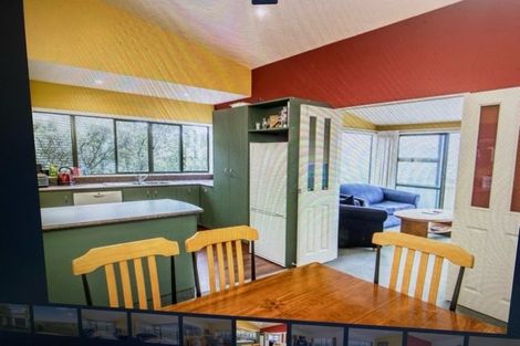 Photo of property in 16 Atamira Close, Churton Park, Wellington, 6037