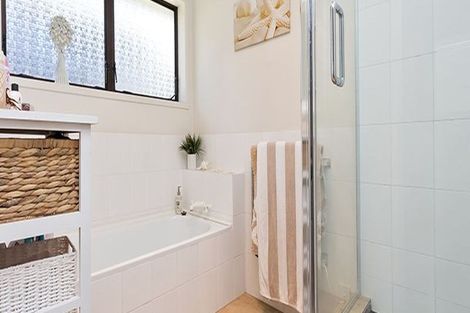 Photo of property in 2 Gardenia Grove, Half Moon Bay, Auckland, 2012