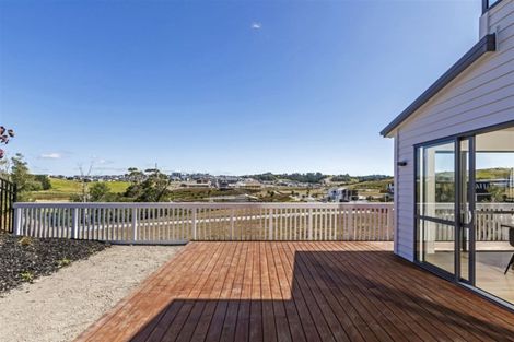 Photo of property in 22 Longshore Drive, Long Bay, Auckland, 0630